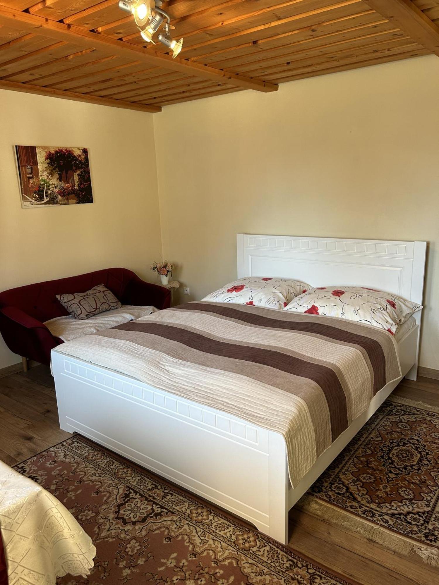 Privat Lenka Hotel Prosiek Екстериор снимка