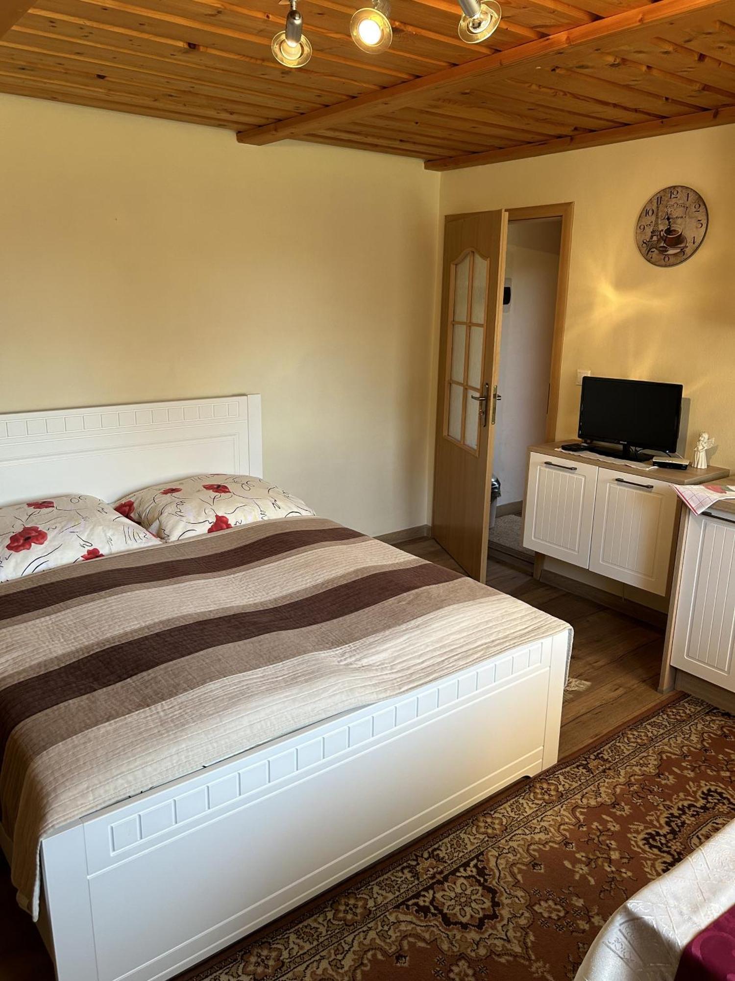 Privat Lenka Hotel Prosiek Екстериор снимка